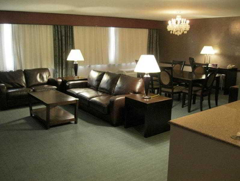 Causeway Bay Hotel Lansing Restaurant foto